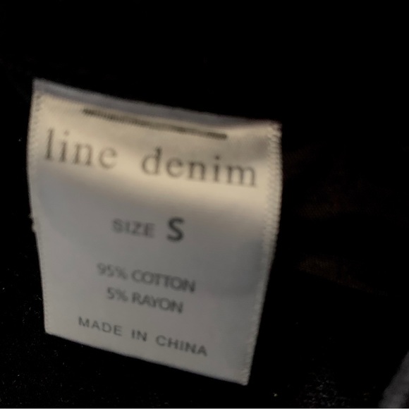 BLACK DESTROYED HIGH-WAIST SHORTS - Picture 7 of 10